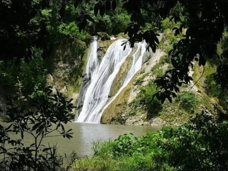 Laindamamuki Waterfall